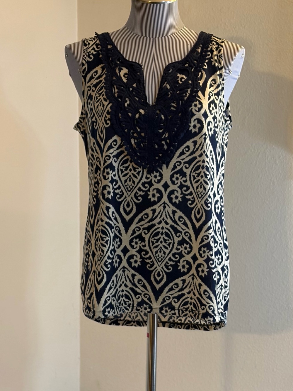 PerSeption Concept Navy and Cream Lace-Trim Sleeveless Print Camisole